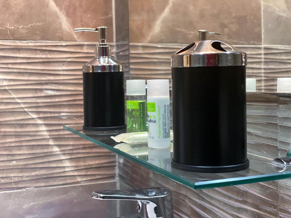 Robert'S Hotel 아비장 외부 사진